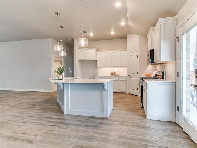 9204 Anaum Lane, Yukon, OK 73099