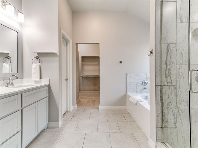 9204 Anaum Lane, Yukon, OK 73099