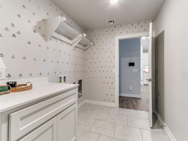 9204 Anaum Lane, Yukon, OK 73099