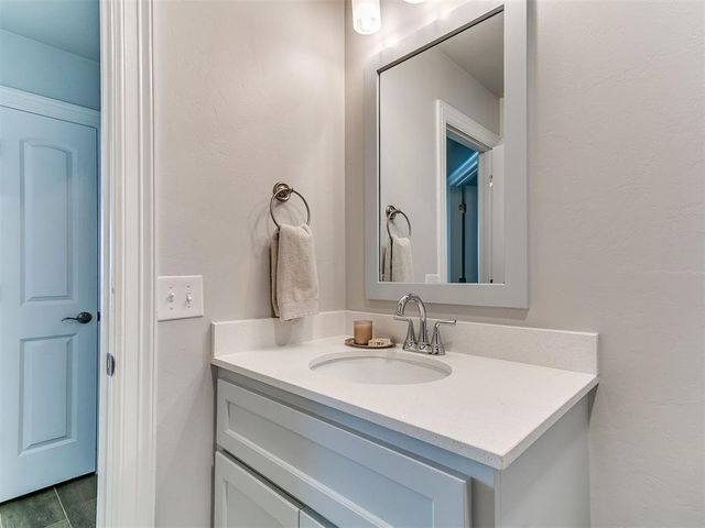 9204 Anaum Lane, Yukon, OK 73099
