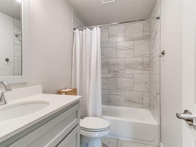 9204 Anaum Lane, Yukon, OK 73099