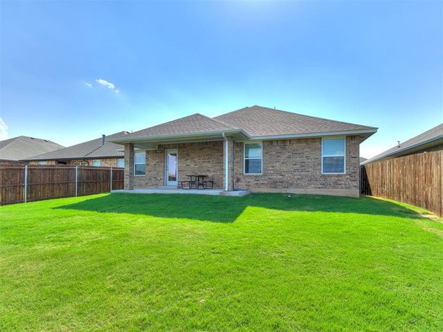 9204 Anaum Lane, Yukon, OK 73099