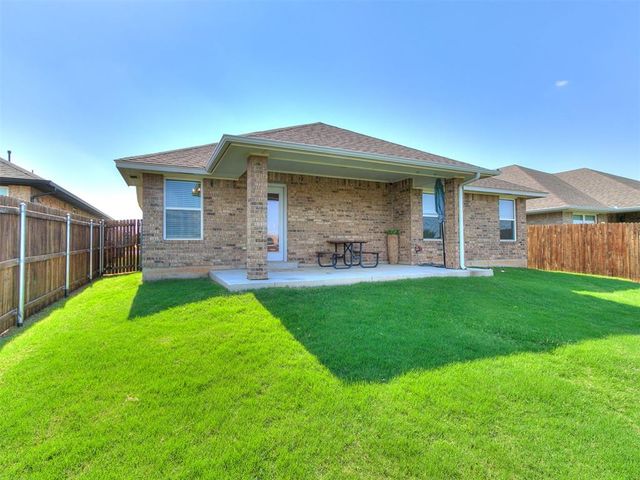9204 Anaum Lane, Yukon, OK 73099