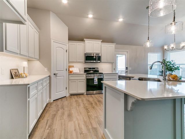 9204 Anaum Lane, Yukon, OK 73099