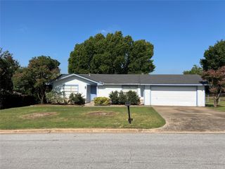 1405 Hillside Drive, Midlothian, TX 76065