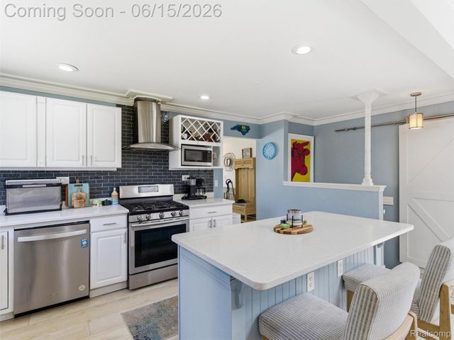 32155 Dover Avenue, Warren, MI 48088