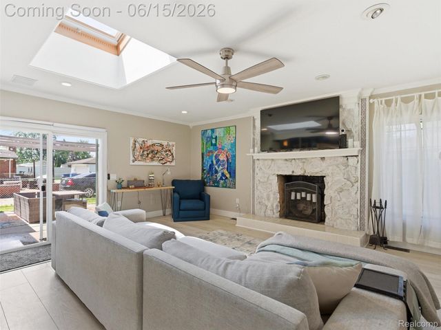 32155 Dover Avenue, Warren, MI 48088
