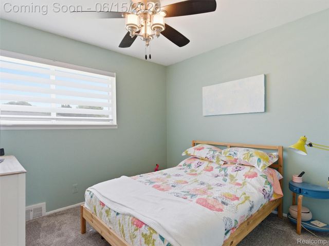 32155 Dover Avenue, Warren, MI 48088