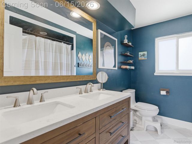 32155 Dover Avenue, Warren, MI 48088