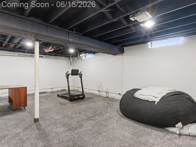 32155 Dover Avenue, Warren, MI 48088