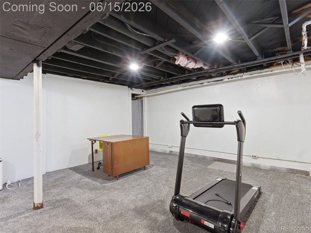 32155 Dover Avenue, Warren, MI 48088