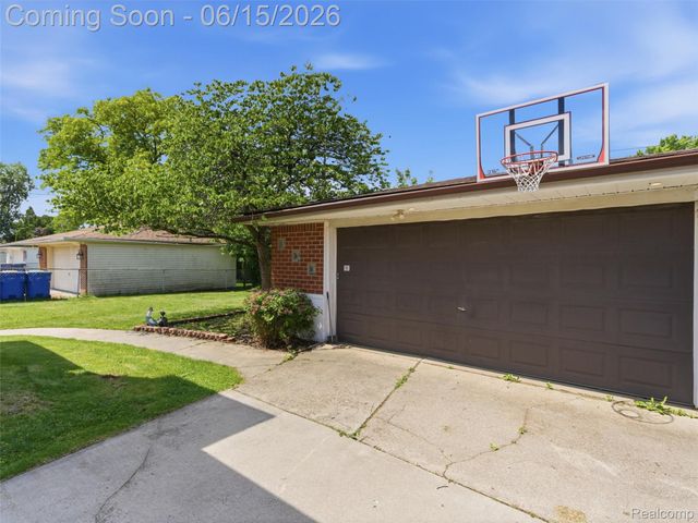 32155 Dover Avenue, Warren, MI 48088