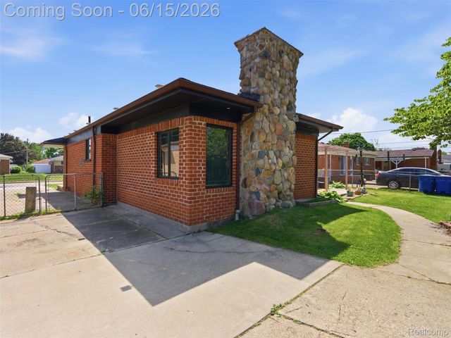 32155 Dover Avenue, Warren, MI 48088