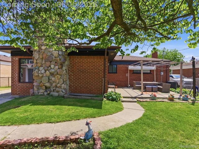 32155 Dover Avenue, Warren, MI 48088