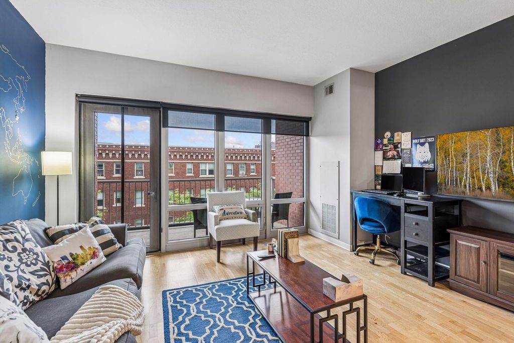 929 Portland Avenue 307, Minneapolis, MN 55404 — exterior