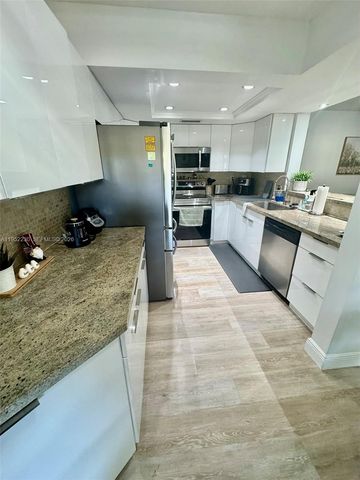 8810 SW 123rd Ct M202, Miami, FL 33186