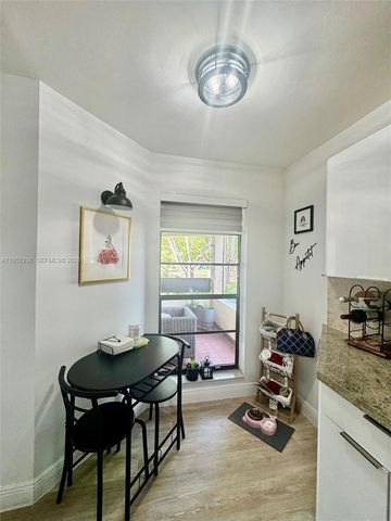 8810 SW 123rd Ct M202, Miami, FL 33186