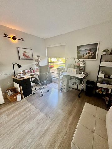 8810 SW 123rd Ct M202, Miami, FL 33186