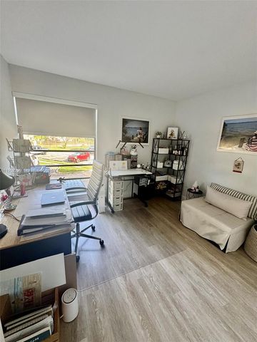 8810 SW 123rd Ct M202, Miami, FL 33186