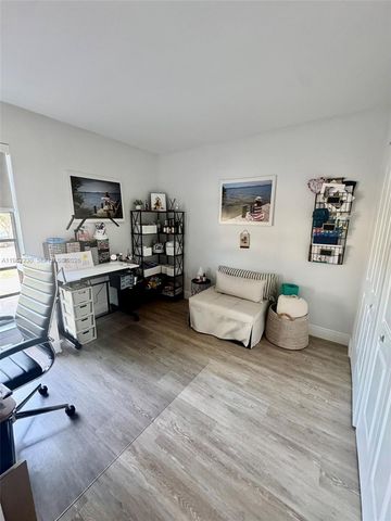 8810 SW 123rd Ct M202, Miami, FL 33186