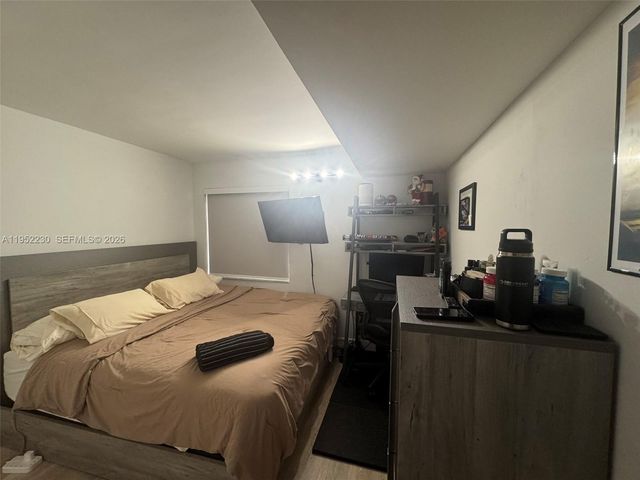 8810 SW 123rd Ct M202, Miami, FL 33186