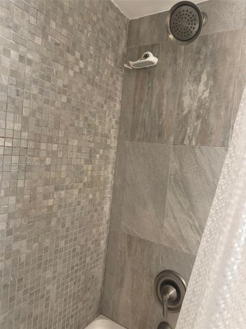 8810 SW 123rd Ct M202, Miami, FL 33186