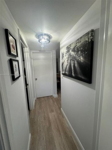 8810 SW 123rd Ct M202, Miami, FL 33186