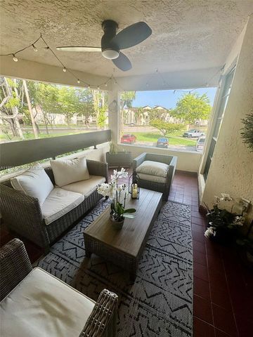 8810 SW 123rd Ct M202, Miami, FL 33186