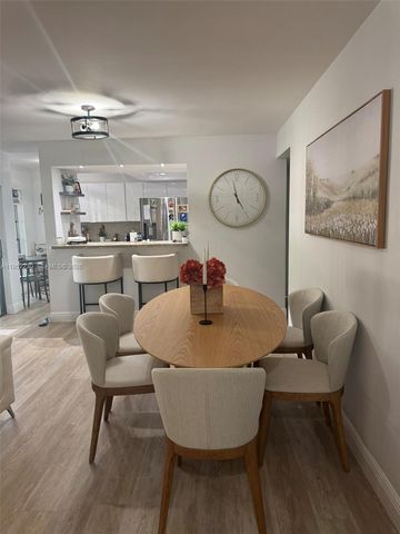 8810 SW 123rd Ct M202, Miami, FL 33186