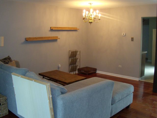61 Westwood Square, Indian Head Park, IL 60525