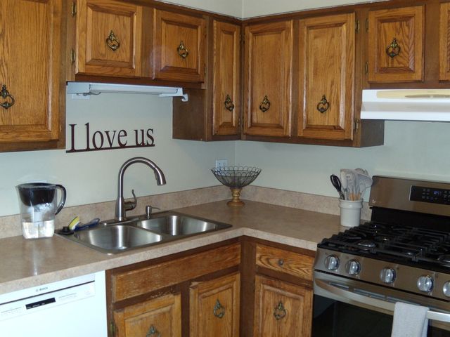 61 Westwood Square, Indian Head Park, IL 60525
