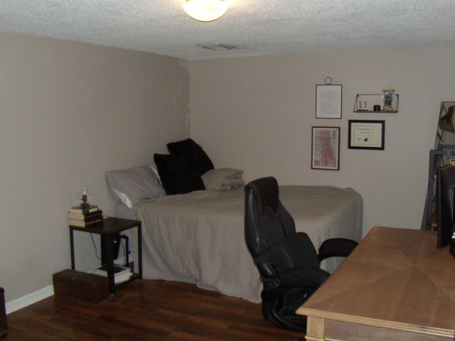 61 Westwood Square, Indian Head Park, IL 60525
