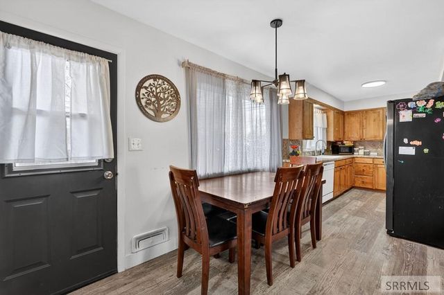 900 Stanger Avenue, Idaho Falls, ID 83404