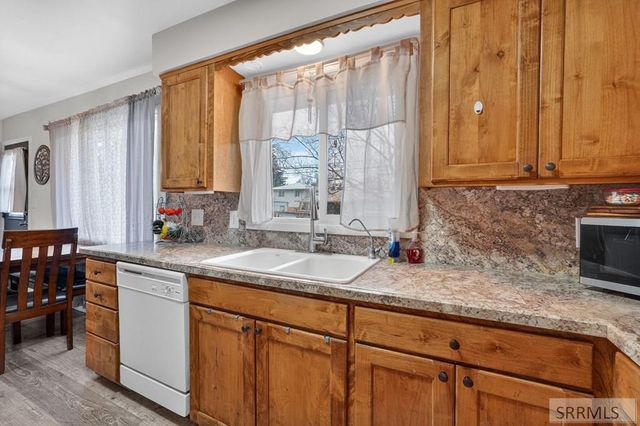 900 Stanger Avenue, Idaho Falls, ID 83404