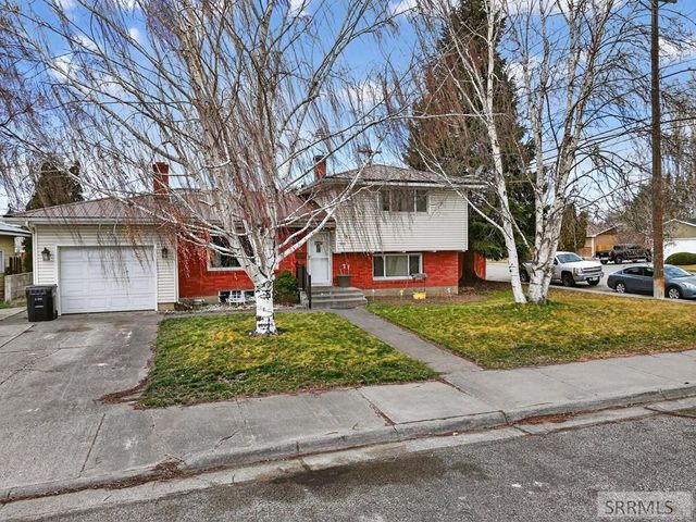 900 Stanger Avenue, Idaho Falls, ID 83404