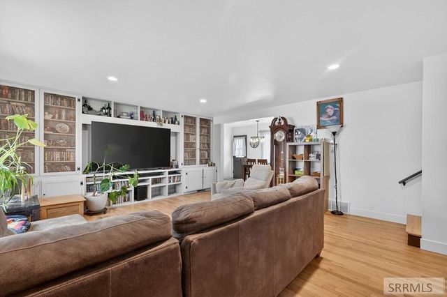 900 Stanger Avenue, Idaho Falls, ID 83404