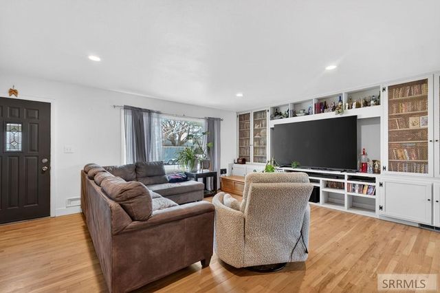 900 Stanger Avenue, Idaho Falls, ID 83404