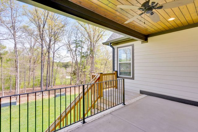 555 Kashaya Lane, Soddy Daisy, TN 37379
