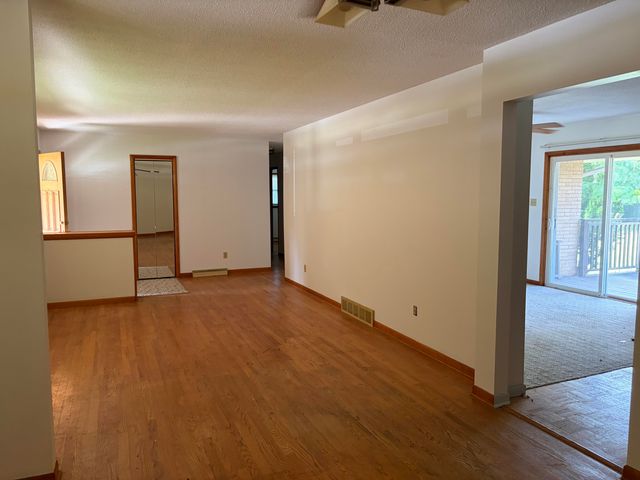 12170 S Oakwood Drive, St. John, IN 46373