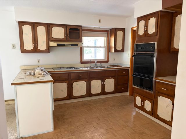 12170 S Oakwood Drive, St. John, IN 46373