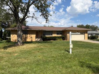 12170 S Oakwood Drive, St. John, IN 46373
