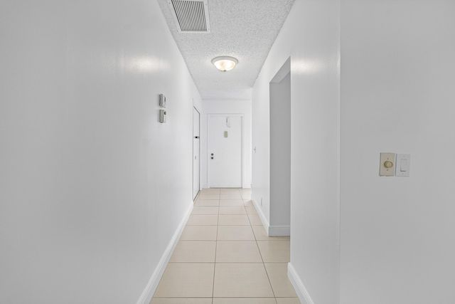 1021 Flame Vine Avenue 104, Delray Beach, FL 33445