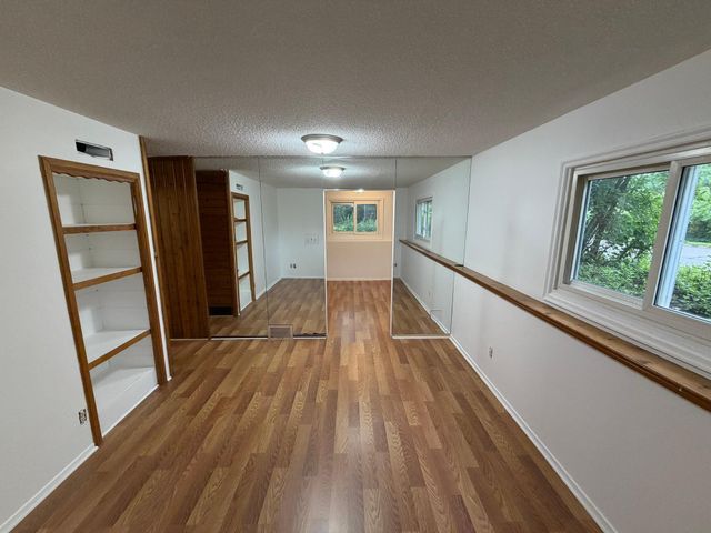 404 Cimarron Road, Apple Valley, MN 55124