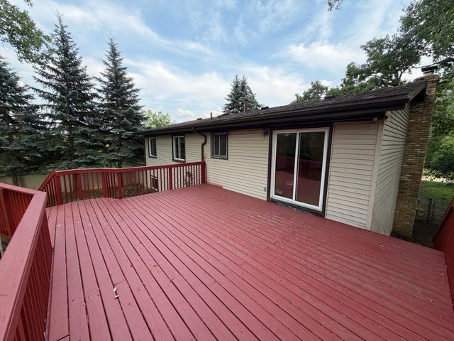 404 Cimarron Road, Apple Valley, MN 55124