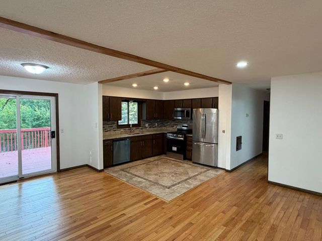 404 Cimarron Road, Apple Valley, MN 55124