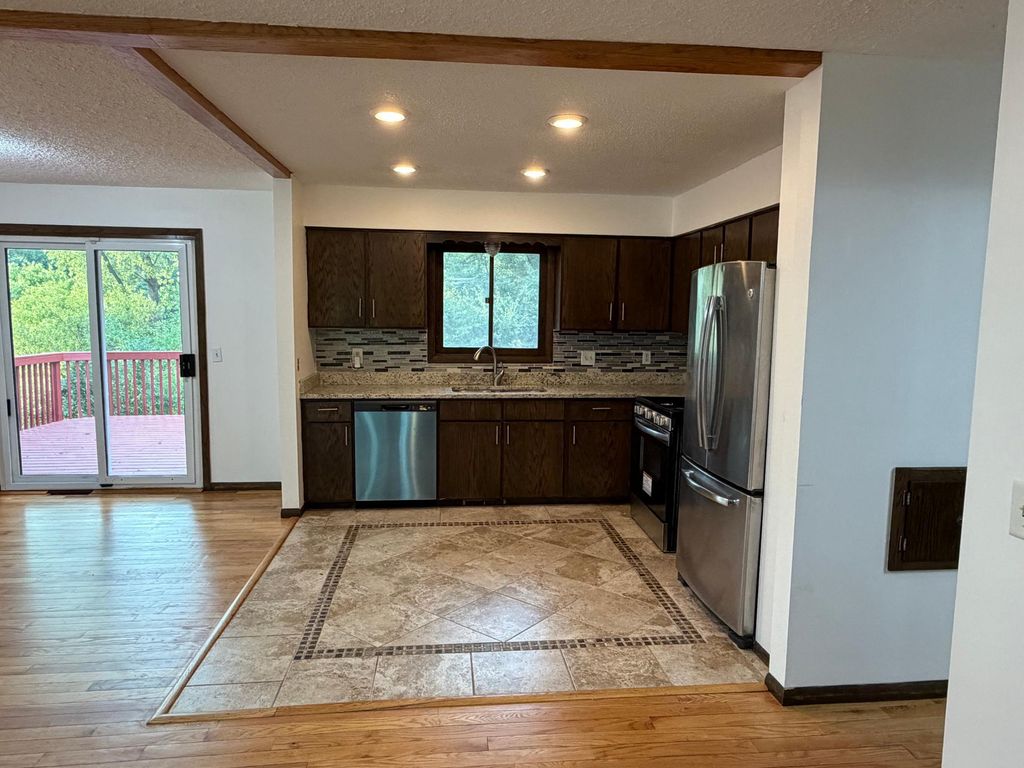 404 Cimarron Road, Apple Valley, MN 55124 — photo 3