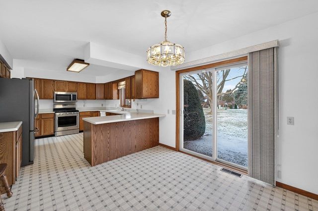 5758 Modernaire Street, Fitchburg, WI 53711