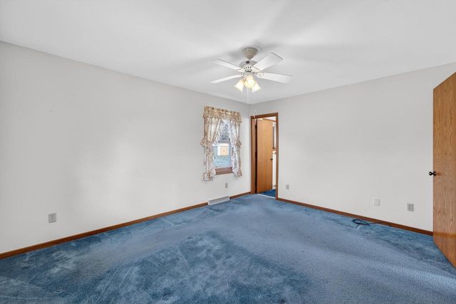 5758 Modernaire Street, Fitchburg, WI 53711