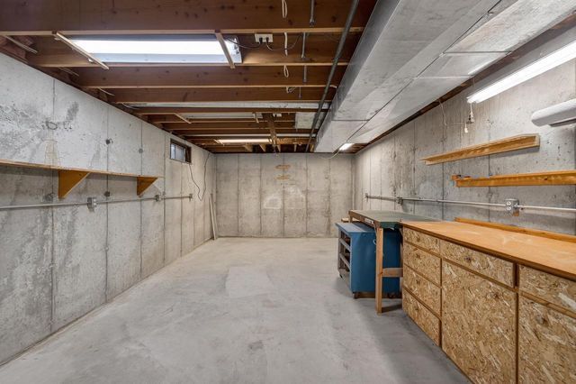 5758 Modernaire Street, Fitchburg, WI 53711