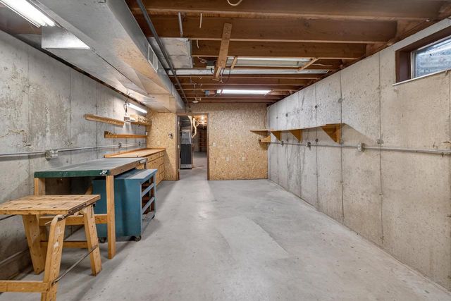 5758 Modernaire Street, Fitchburg, WI 53711